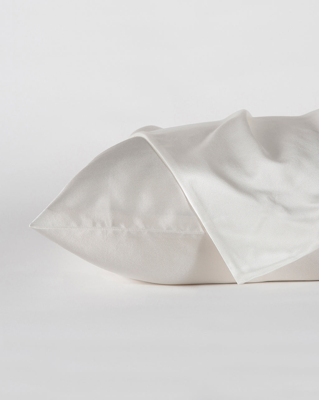 Funda blanca 100% seda 22mm queen