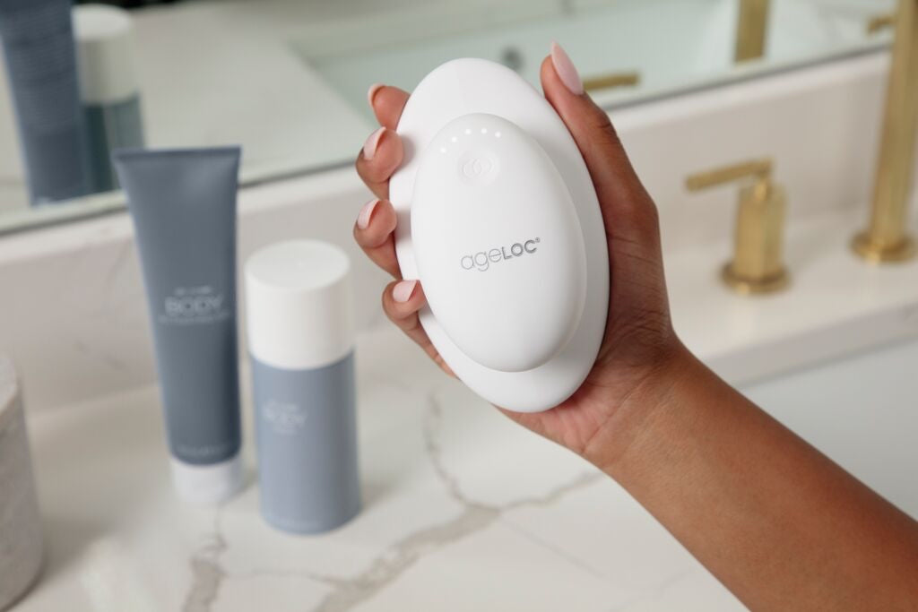 ageLOC WellSpa iO 美容機器 6年連続世界 No.1「家庭用美容機器システムブランド」より IoT搭載の